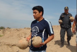 Pots recovered during Easter Week looting investigations in 2011 via http://proyectoespecialnaylamp-lambayeque.blogspot.co.uk