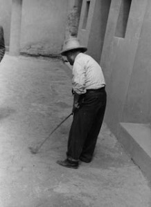 Julio Tello playing golf