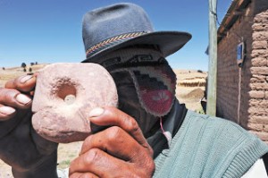 Lukurmata donut stone for sale via La Razón